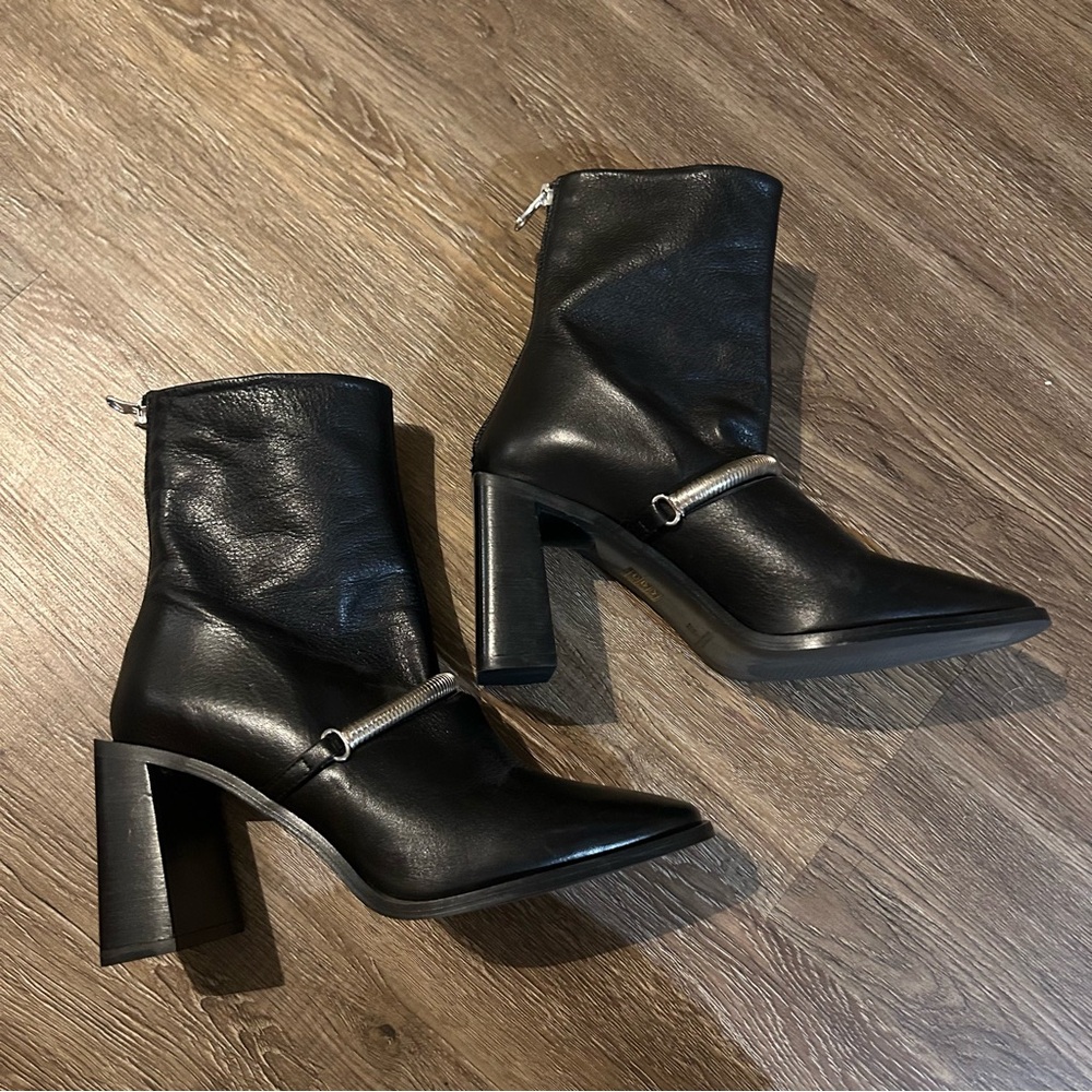 L’intervalle Booties